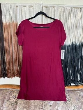 Burgundy No Boundaries short sleeve bodycon dress; brand new